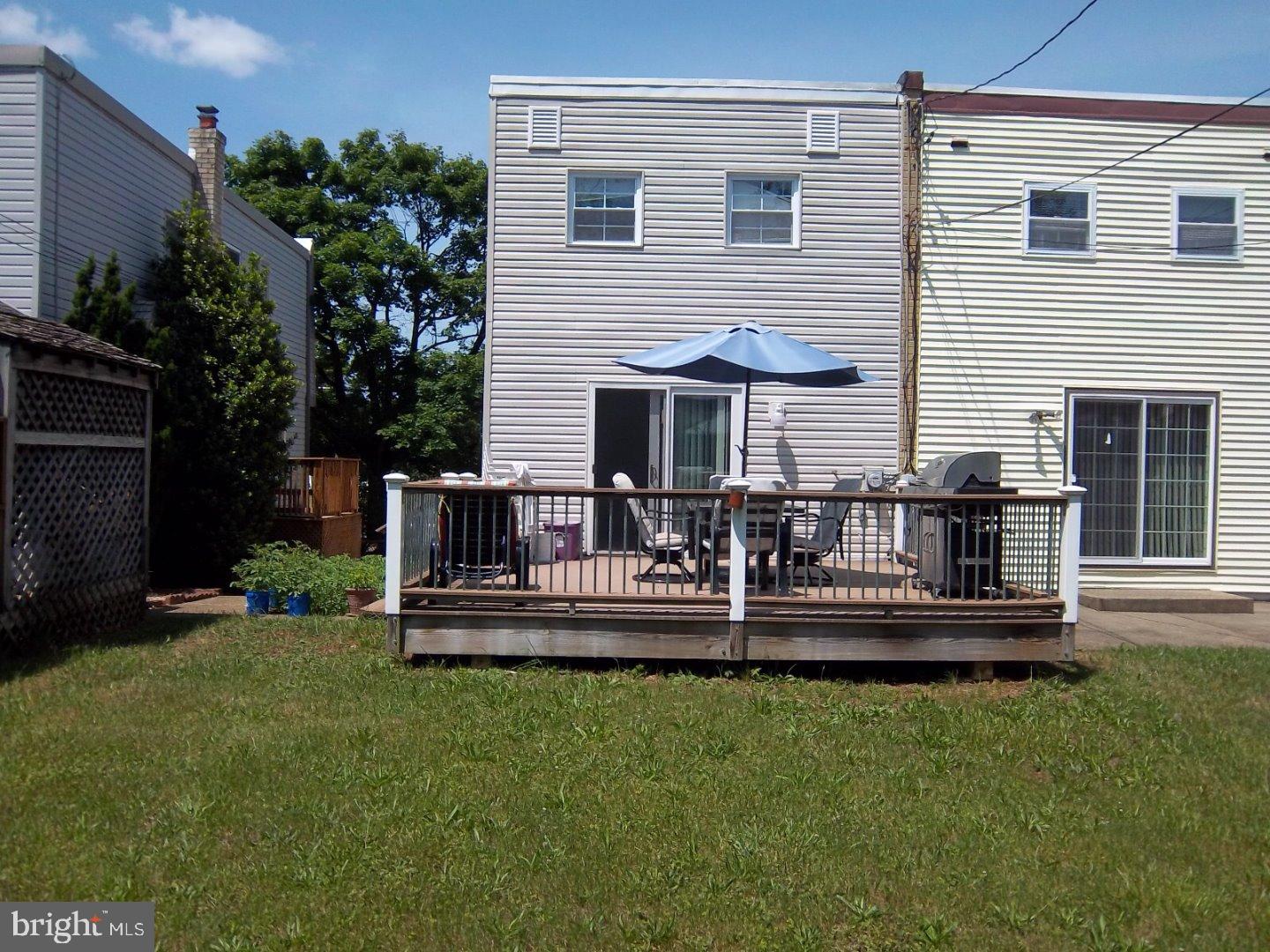 2811 Welsh Road Philadelphia, PA 19152 - Photo 5 of 24 Exterior Back