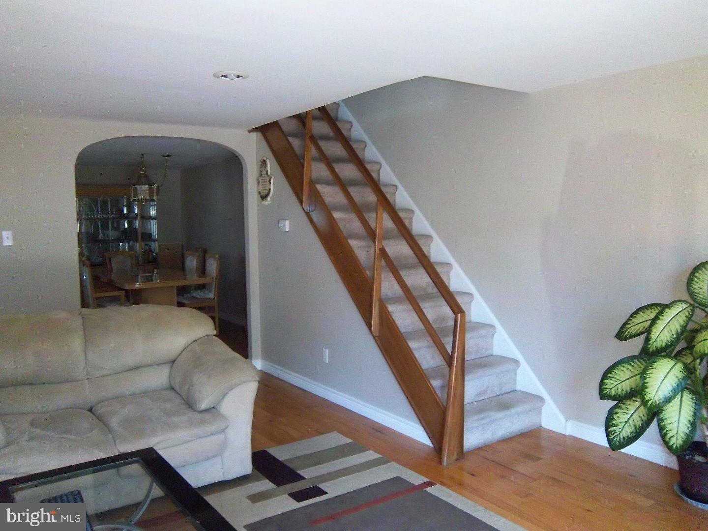 2811 Welsh Road Philadelphia, PA 19152 - Photo 6 of 24 Living Room