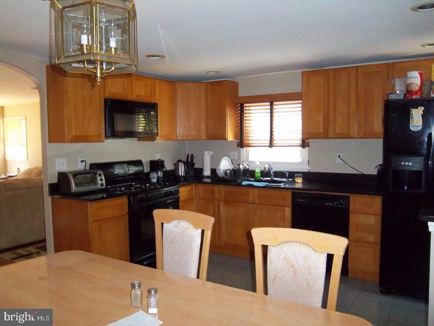 2811 Welsh Road Philadelphia, PA 19152 - Photo 10 of 24 Kitchen