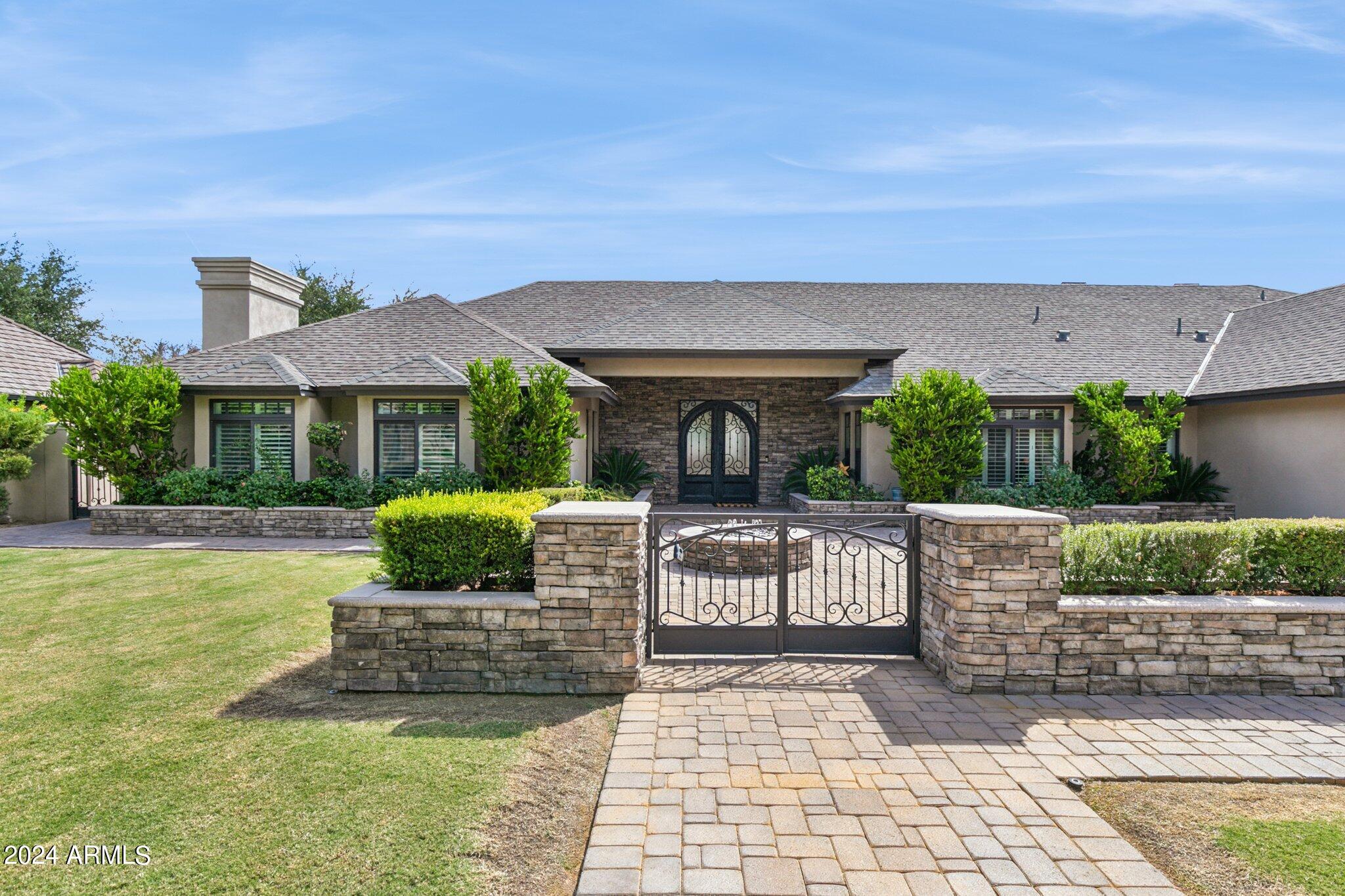 101 West Kaler Drive Phoenix, AZ 85021 - Photo 3 of 27 6-web-or-mls-101-w-kaler-dr