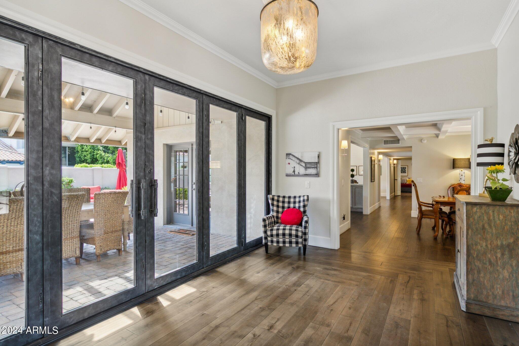 101 West Kaler Drive Phoenix, AZ 85021 - Photo 4 of 27 11-web-or-mls-101-w-kaler-dr