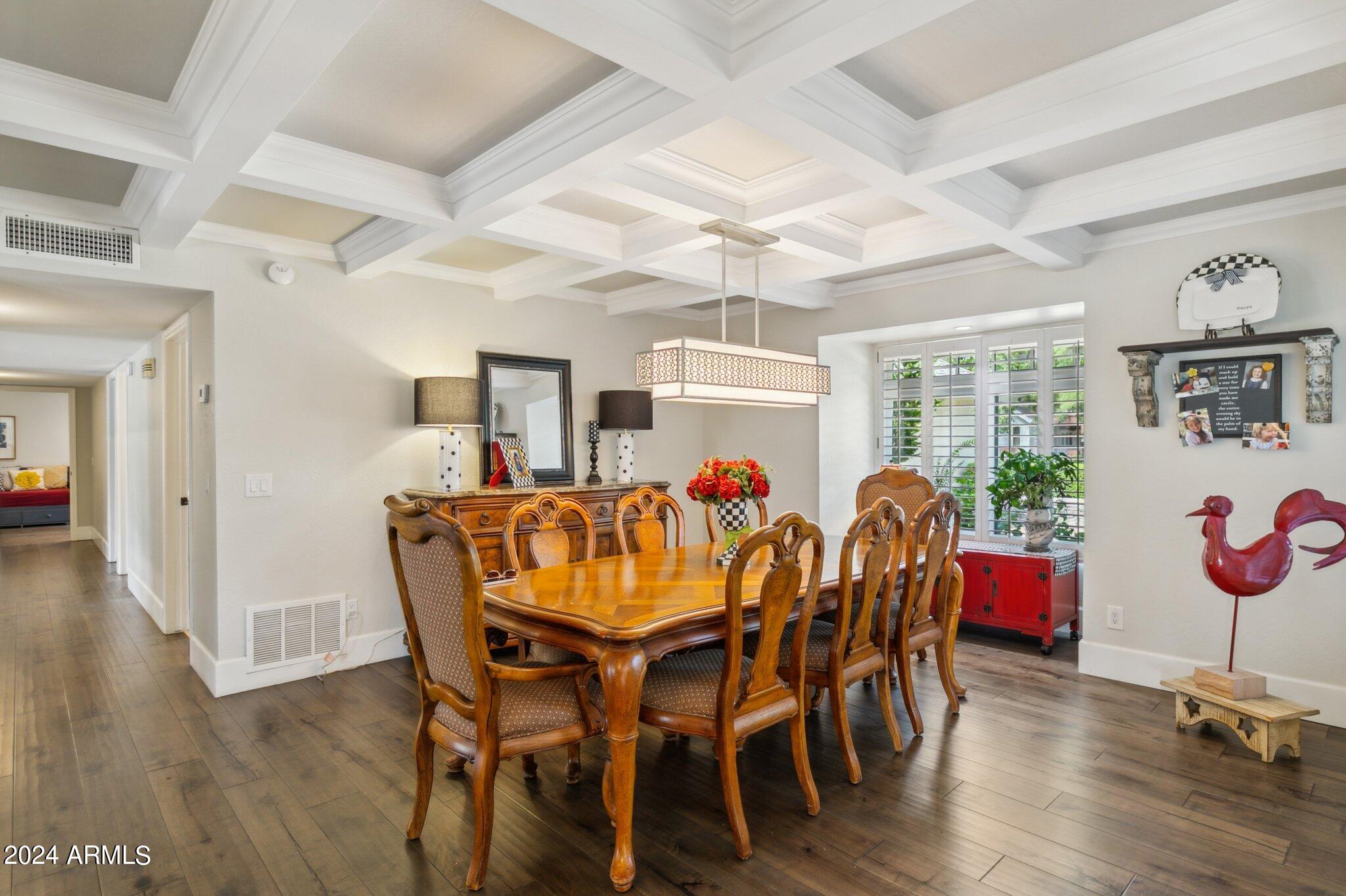 101 West Kaler Drive Phoenix, AZ 85021 - Photo 5 of 27 12-web-or-mls-101-w-kaler-dr