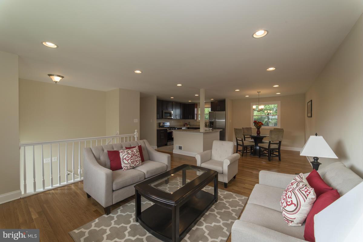 3930 Algiers Road Randallstown, MD 21133 - Photo 5 of 26 Living Room