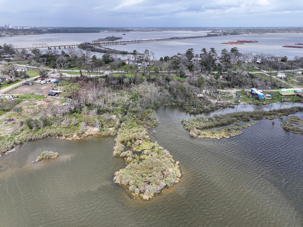 17202 Meadowbrook Drive Channelview, TX 77530 - Photo 2 of 22 an aerial view of a houses with ocean view