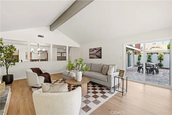 $999,000 | 8923 Etiwanda Avenue, Northridge, CA 91325
