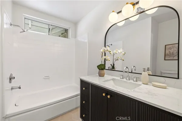 $999,000 | 8923 Etiwanda Avenue, Northridge, CA 91325