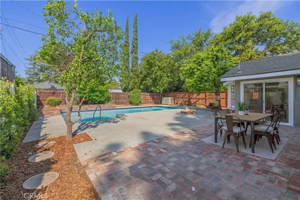 $999,000 | 8923 Etiwanda Avenue, Northridge, CA 91325
