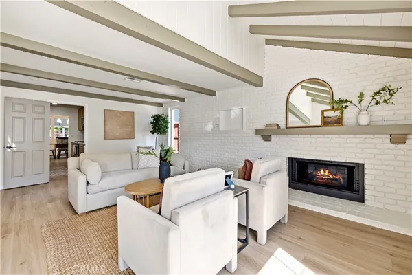 $999,000 | 8923 Etiwanda Avenue, Northridge, CA 91325