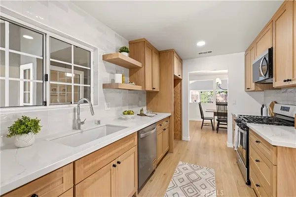 $999,000 | 8923 Etiwanda Avenue, Northridge, CA 91325