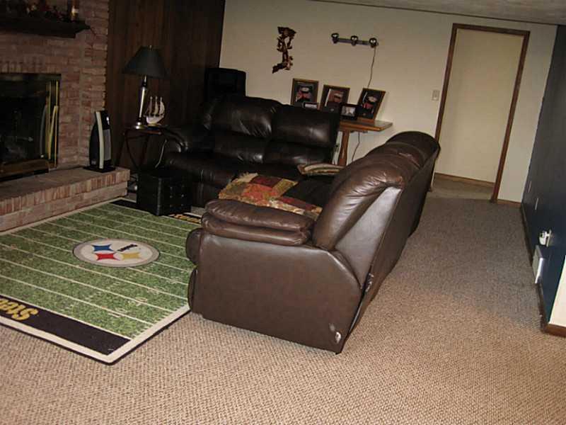661 Blue Ridge Road Plum, PA 15239 - Photo 15 of 25 Family Room.