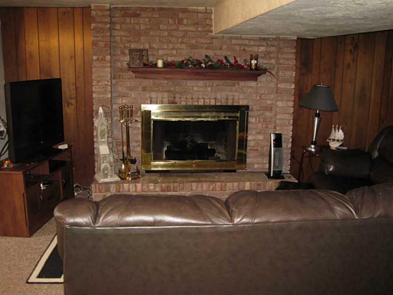 661 Blue Ridge Road Plum, PA 15239 - Photo 17 of 25 Family Room.