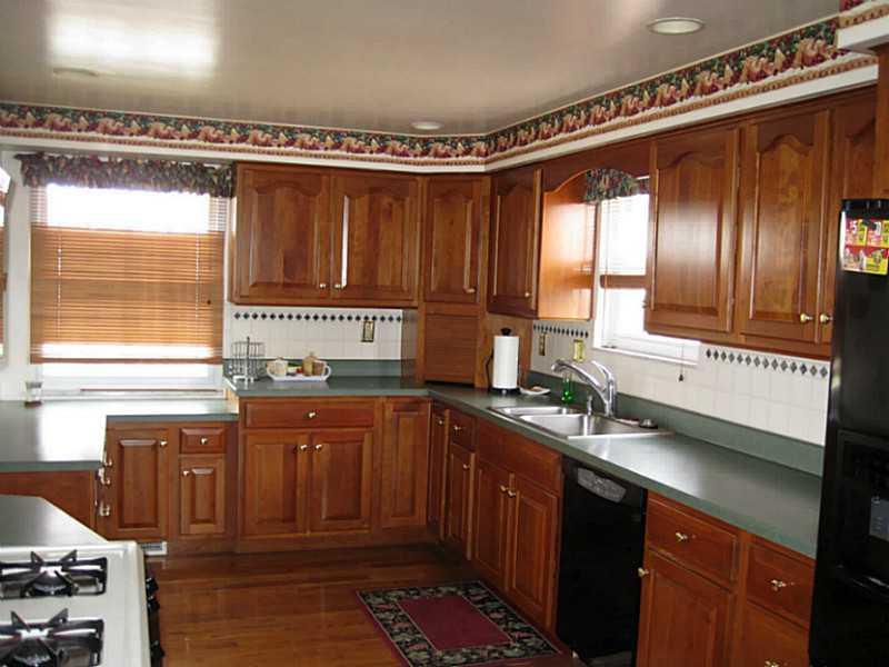 661 Blue Ridge Road Plum, PA 15239 - Photo 3 of 25 Kitchen.