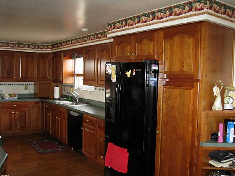 661 Blue Ridge Road Plum, PA 15239 - Photo 5 of 25 Kitchen.