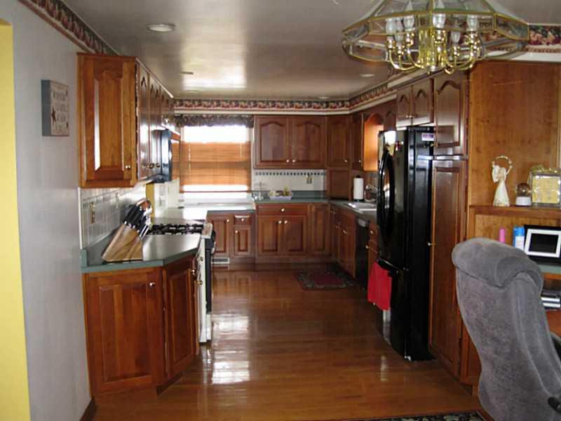 661 Blue Ridge Road Plum, PA 15239 - Photo 6 of 25 Kitchen.