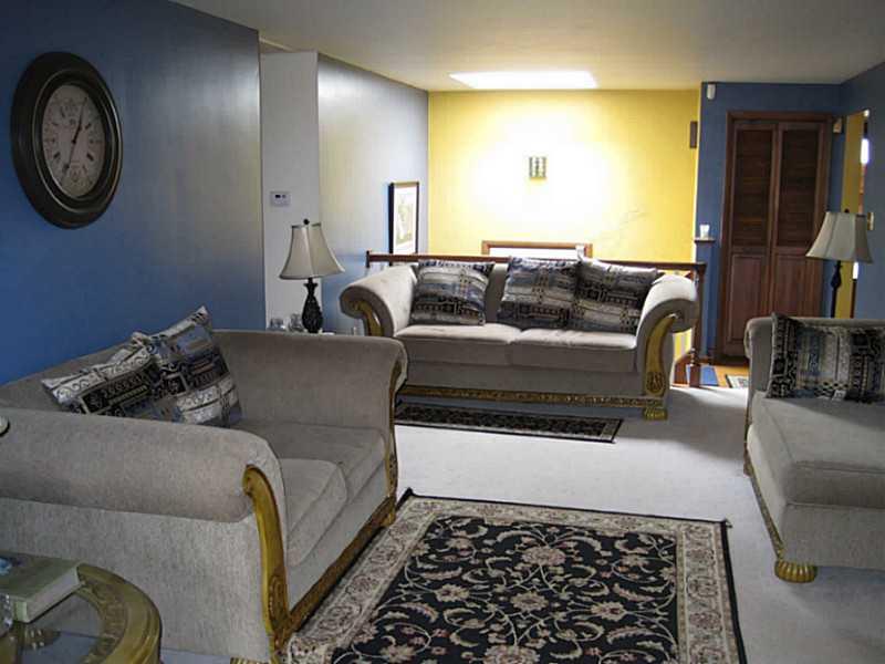 661 Blue Ridge Road Plum, PA 15239 - Photo 9 of 25 Living Room.