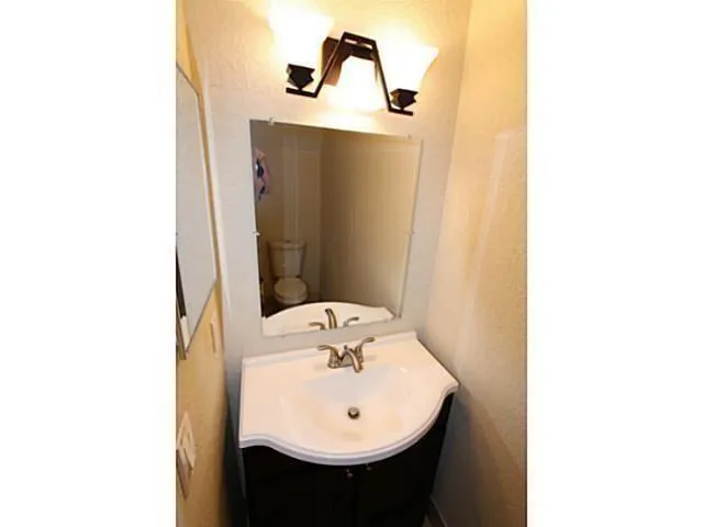 $2,000 | 140 Southeast 12th Avenue, Unit 5, Pompano Beach, FL 33060