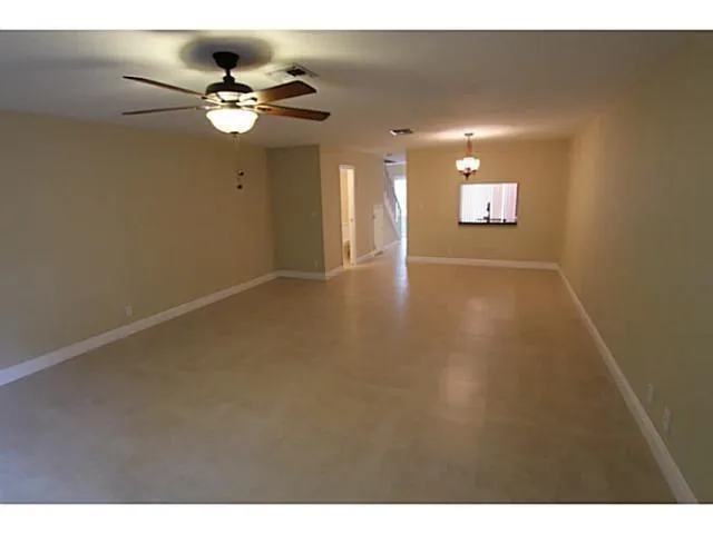 $2,000 | 140 Southeast 12th Avenue, Unit 5, Pompano Beach, FL 33060