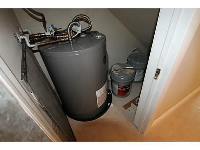 $2,000 | 140 Southeast 12th Avenue, Unit 5, Pompano Beach, FL 33060