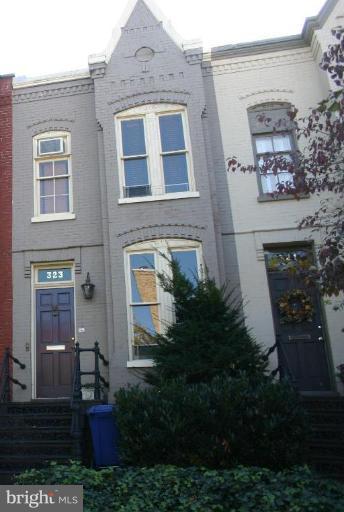 323 D Street Southeast Washington, DC 20003 - Photo 1 of 9 Exterior (Main)