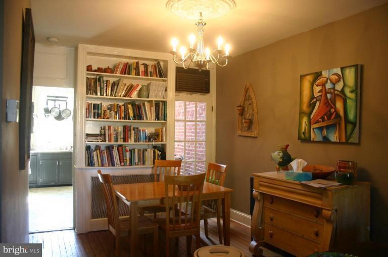 323 D Street Southeast Washington, DC 20003 - Photo 3 of 9 Dining Area