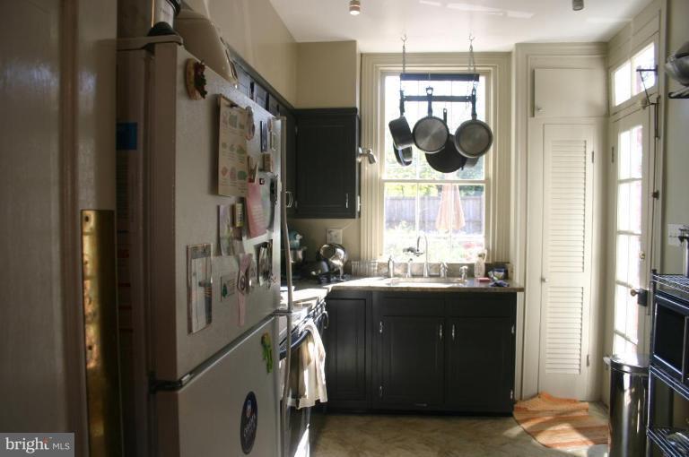 323 D Street Southeast Washington, DC 20003 - Photo 4 of 9 Kitchen