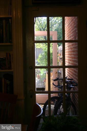 323 D Street Southeast Washington, DC 20003 - Photo 6 of 9 Garden #2