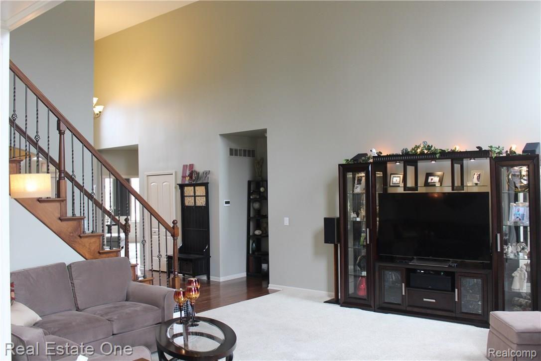 16235 Moore Park Road Macomb, MI 48044 - Photo 23 of 56 IMG_1968.JPG