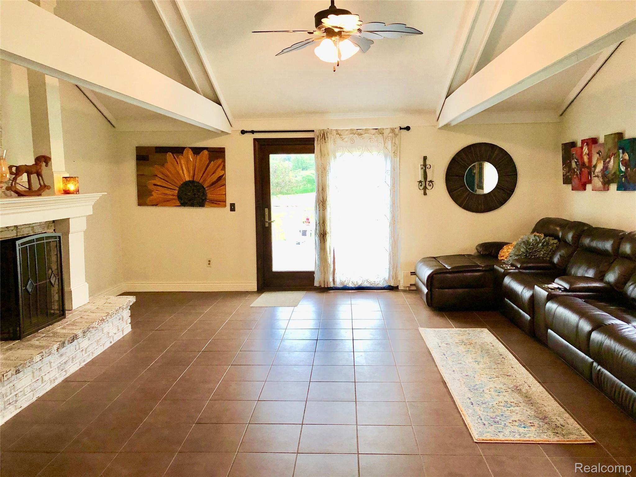 12079 Hill Road Davison, MI 48423 - Photo 19 of 49 12079 18.jpeg