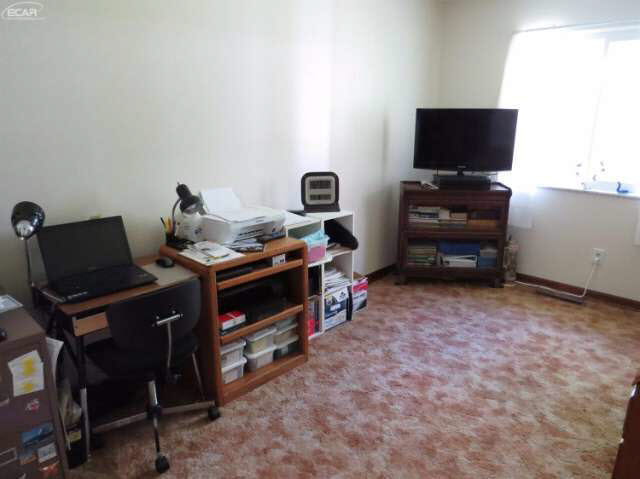 12424 Barnes Road Byron, MI 48418 - Photo 6 of 27 21168115-5.JPG