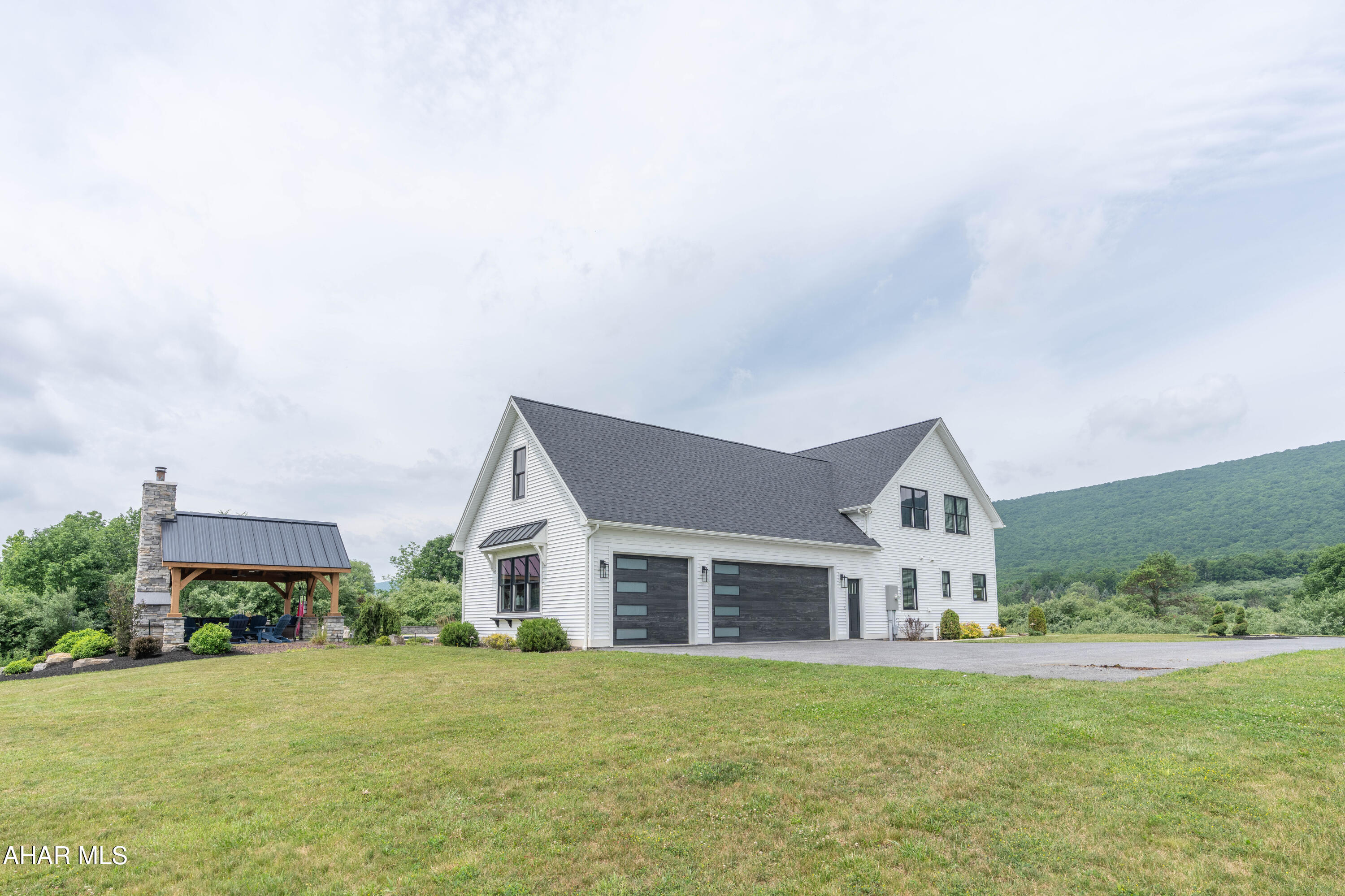 102 Middle Ridge Road Hollidaysburg, PA 16648 - Photo 8 of 82
