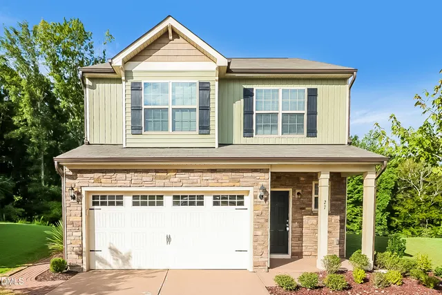a view of entrance of the house