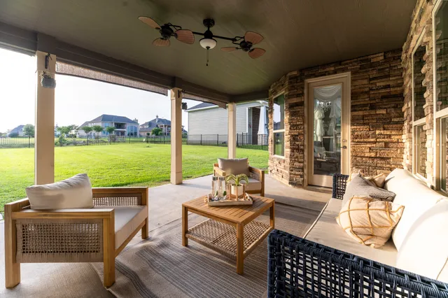 $1,099,000 | 10887 Decatur Street, Willis, TX 77318