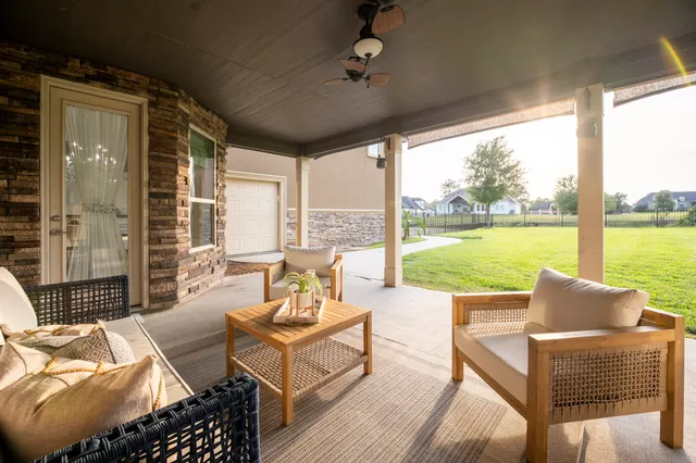 $1,099,000 | 10887 Decatur Street, Willis, TX 77318