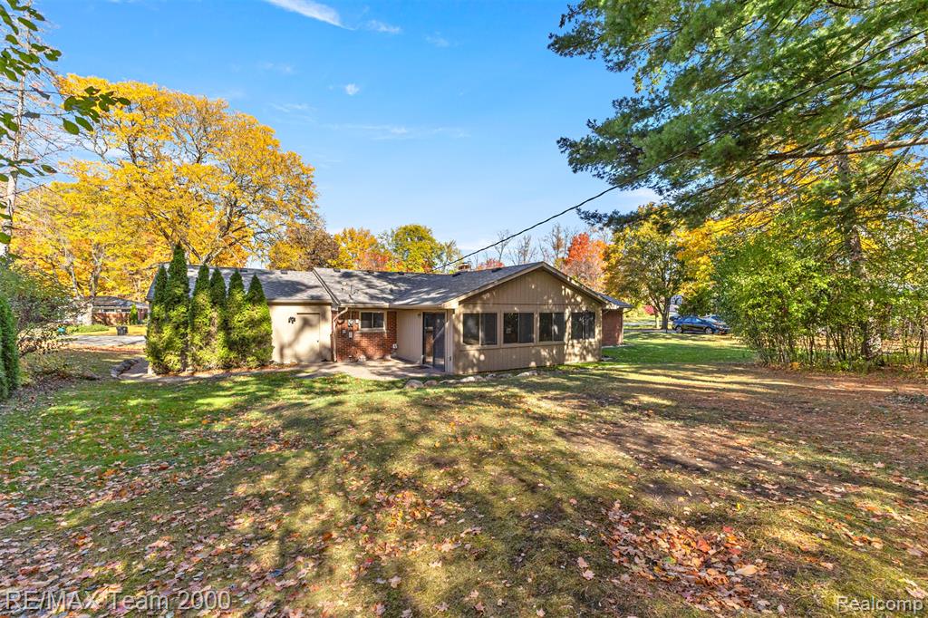 28454 Quail Hollow Road Farmington, MI 48331 - Photo 38 of 46