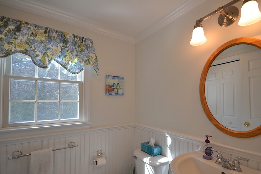 43 Mayflower Lane Rochester, MA 02770 - Photo 12 of 22