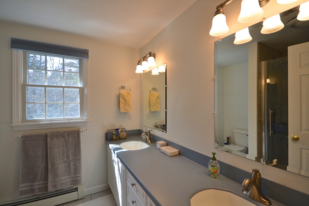 43 Mayflower Lane Rochester, MA 02770 - Photo 15 of 22