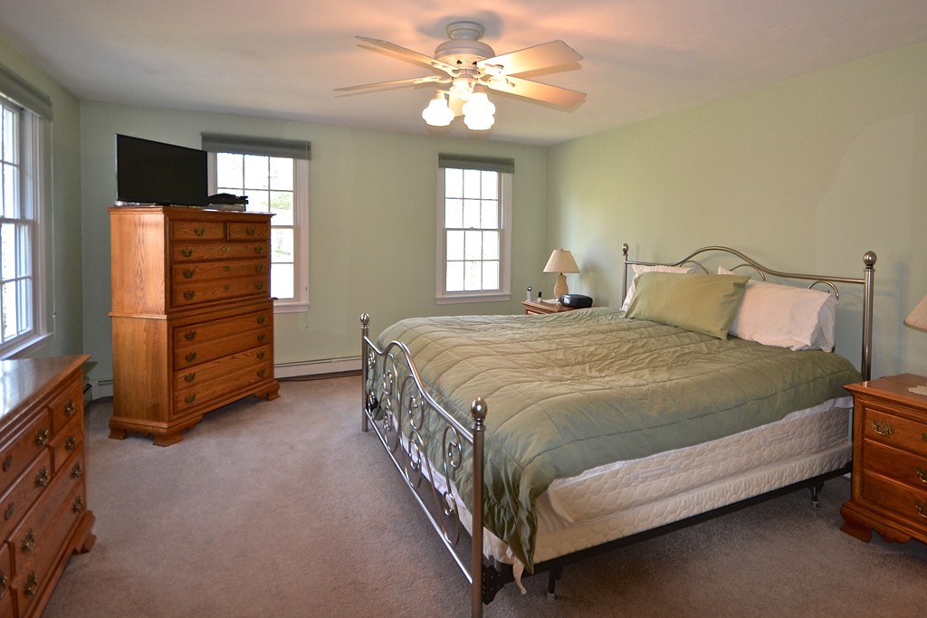 43 Mayflower Lane Rochester, MA 02770 - Photo 16 of 22