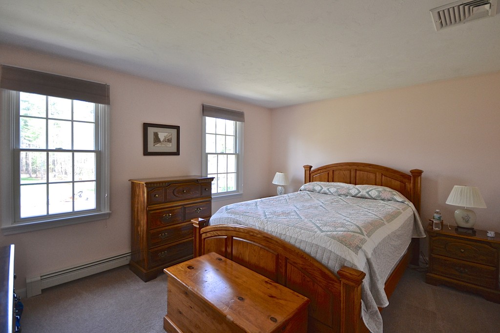 43 Mayflower Lane Rochester, MA 02770 - Photo 19 of 22