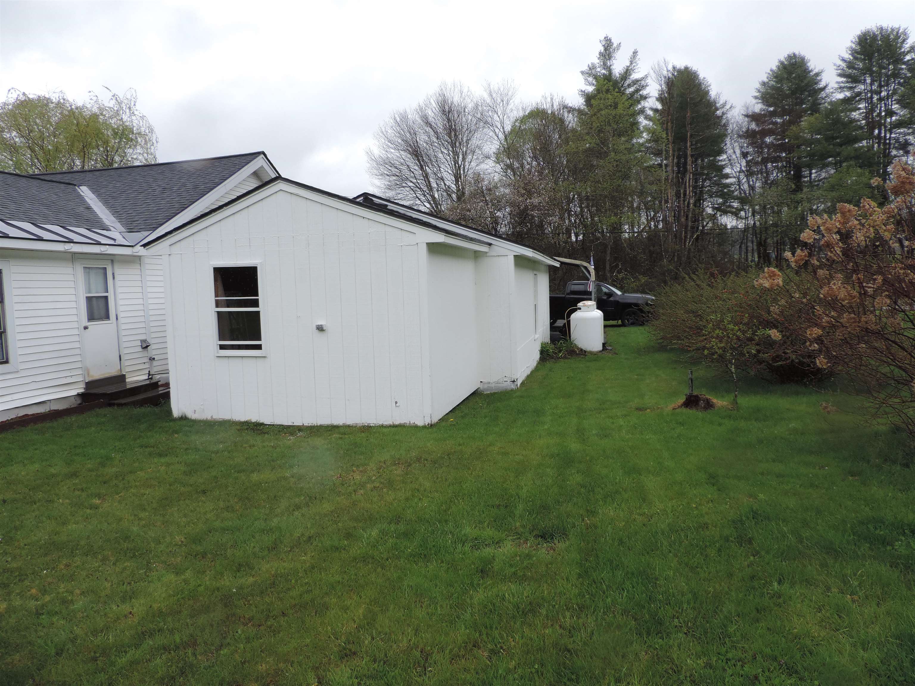1002 Langdon Road Charlestown, NH 03603 - Photo 6 of 26