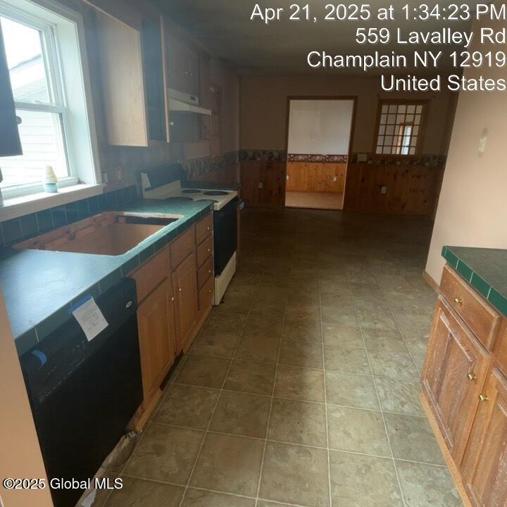 559 Lavalley Road Champlain, NY 12919 - Photo 6 of 19 559 lavalley kitchen