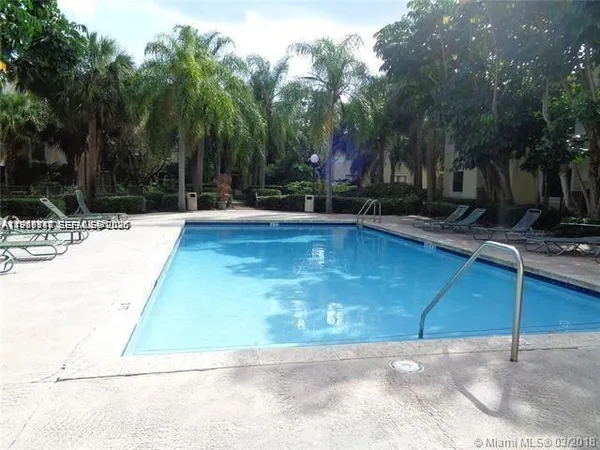 $2,450 | 650 South Park Road, Unit 215, Hollywood, FL 33021