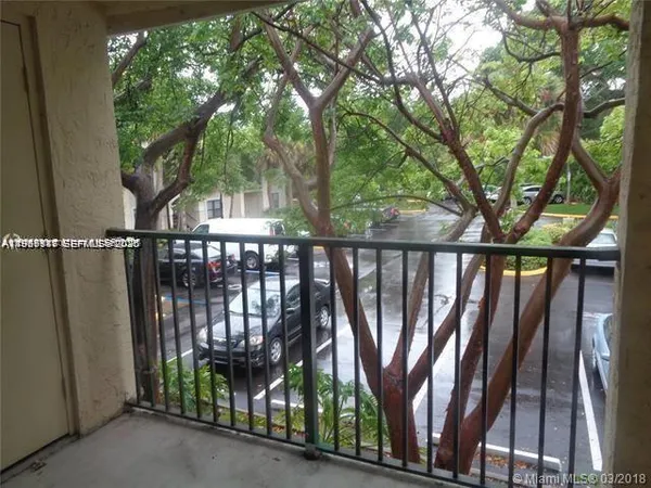 $2,450 | 650 South Park Road, Unit 215, Hollywood, FL 33021