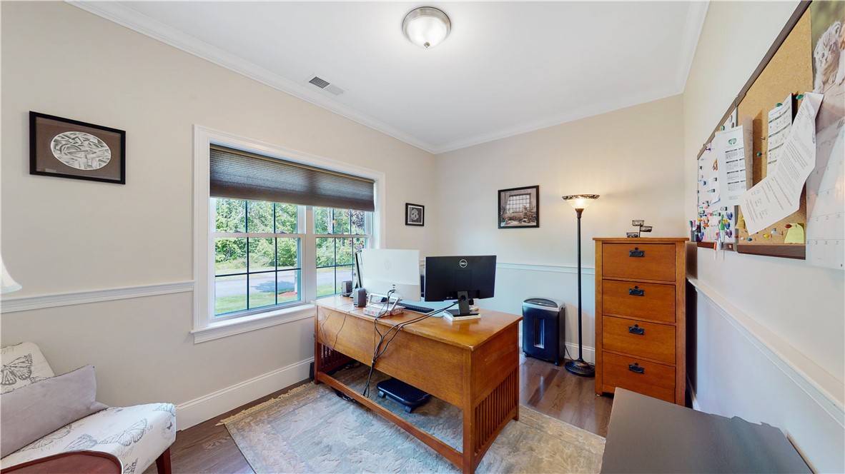 68 Cedar Forest Road Smithfield, RI 02917 - Photo 21 of 32 1st floor