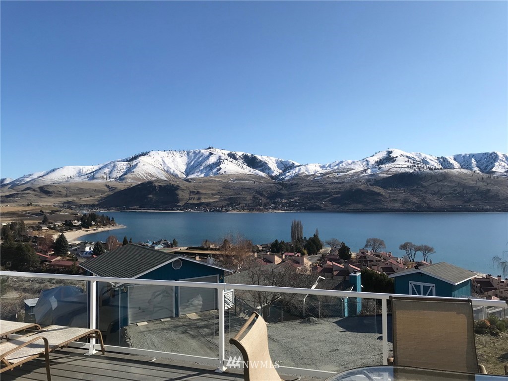 105 Riviera Place Chelan, WA 98816 - Photo 1 of 25 Gallery Image 1