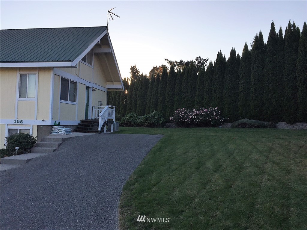 105 Riviera Place Chelan, WA 98816 - Photo 5 of 25 Gallery Image 5