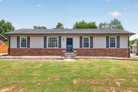 $359,900 | 272 North Wessington Place, Hendersonville, TN 37075