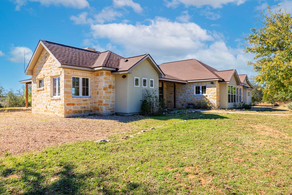 803 Funf Kinder Road Fredericksburg, TX 78624 - Photo 37 of 43 Gallery Image 37