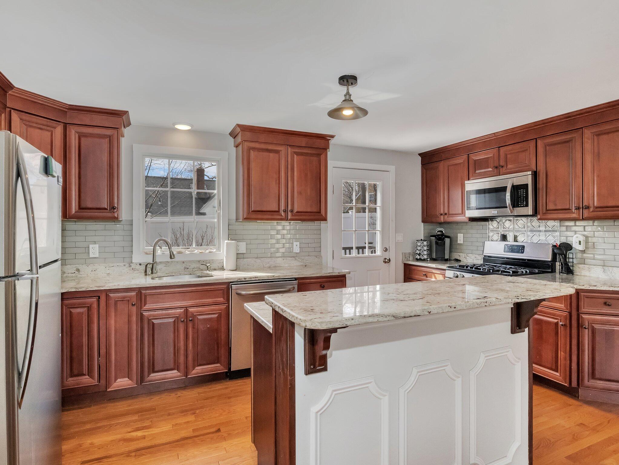 136 Sullivan Road West Yarmouth, MA 02673 - Photo 10 of 42 sull31