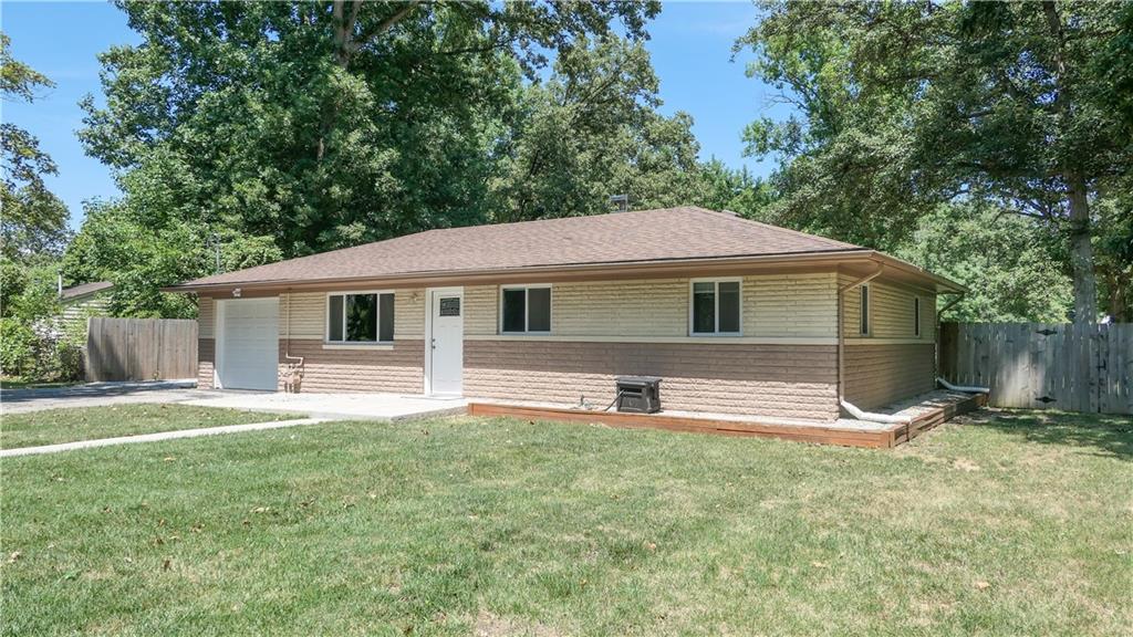 9102 Thompson Road Indianapolis, IN 46239 - Photo 1 of 31 Gallery Image 1
