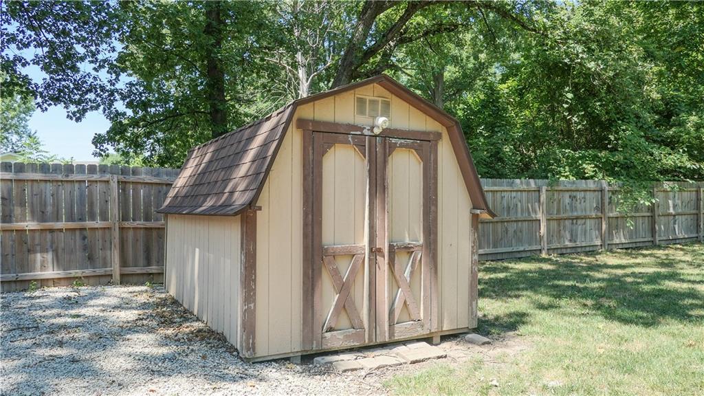 9102 Thompson Road Indianapolis, IN 46239 - Photo 28 of 31 Gallery Image 28